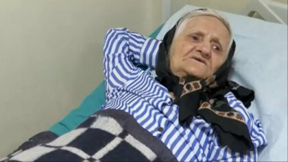 Aurica, mama uitata de propriii...