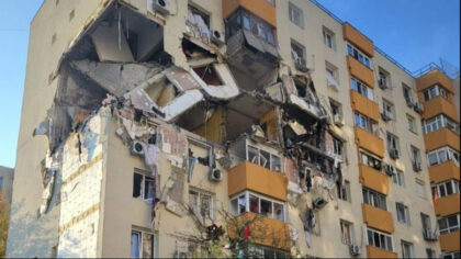 Explozie puternica, la un bloc...