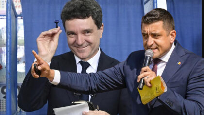 AUR cere oficial suspendarea lui...